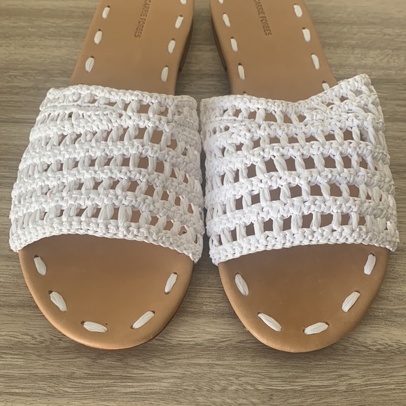 Carrie Forbes | White Woven Slides Sandals! Size 40 - Picture 3 of 5